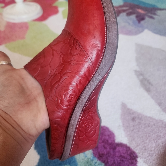 L'Artiste by Spring Step Bande Embossed Leather Clog Red Sz 40 - Picture 7 of 8